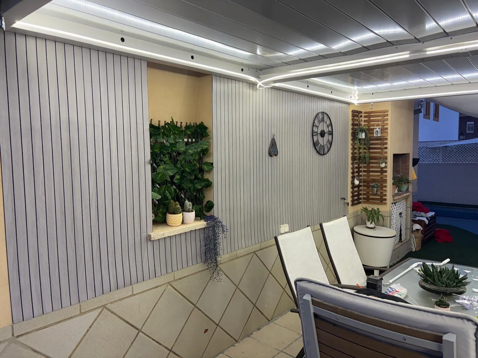 1 Roll Self-Adhesive Wall Panel Sxp Foam Stickers Peel and Stick 3D Wall Sticker Easy to DIY Suitable for Ceiling, Living Room photo review