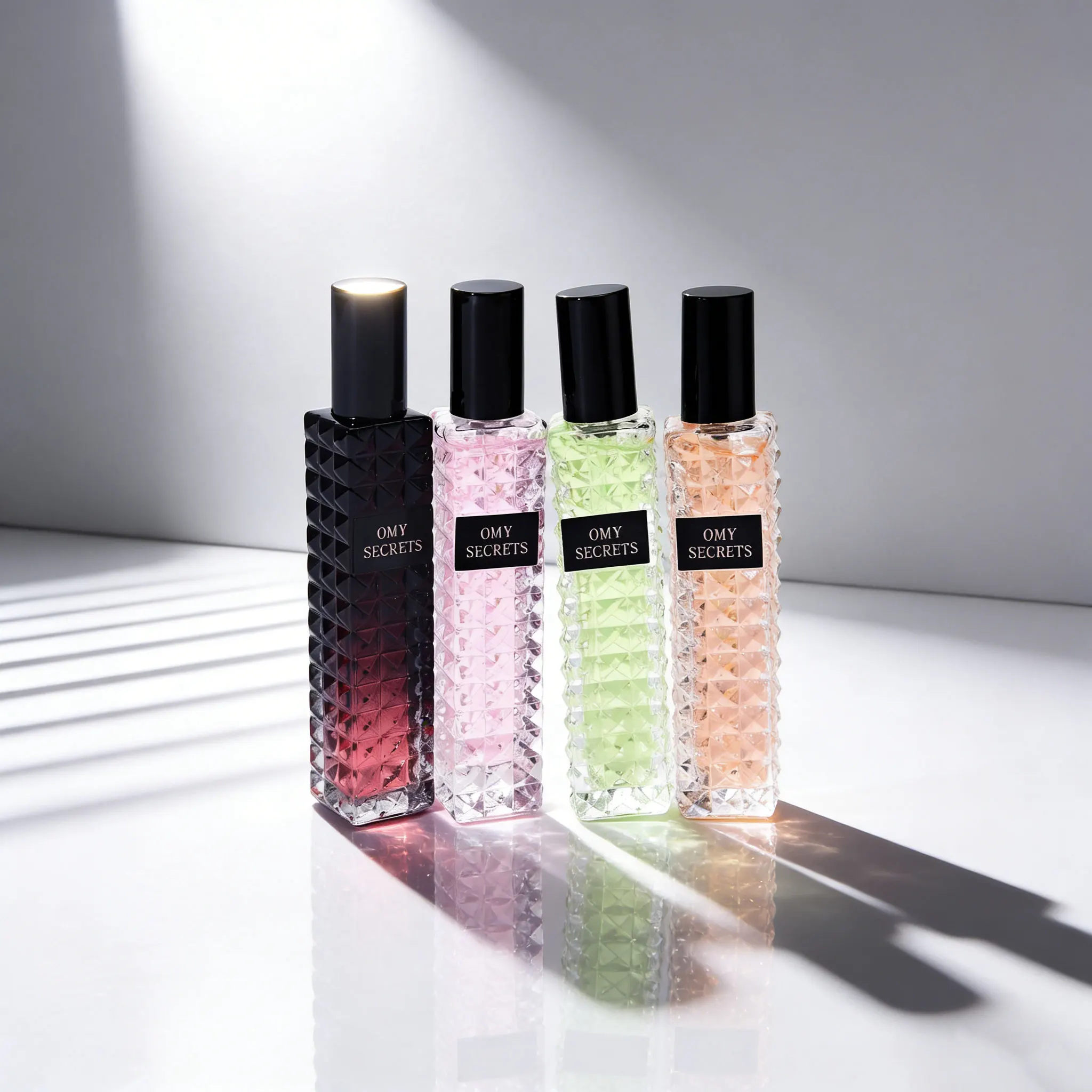 

Women's perfume featuring a blend of four distinct fragrances: intoxicating woody notes, musky floral notes, oriental floral not