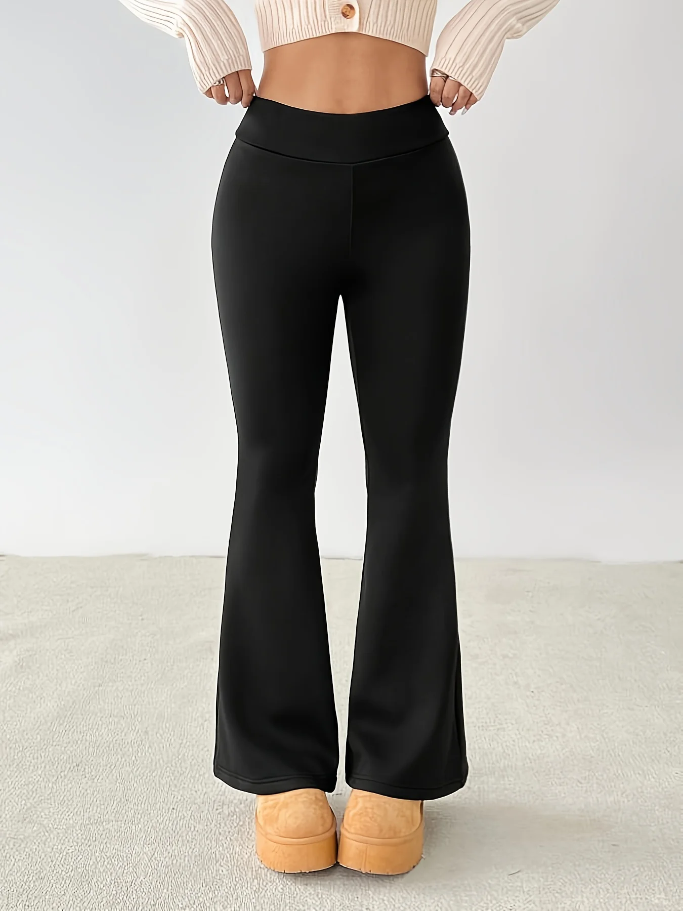 Pantalones de invierno para mujer, color negro puro, cálidos, con parte inferior acampanada, elásticos, cálidos y cómodos, nuevo estilo de moda 2025