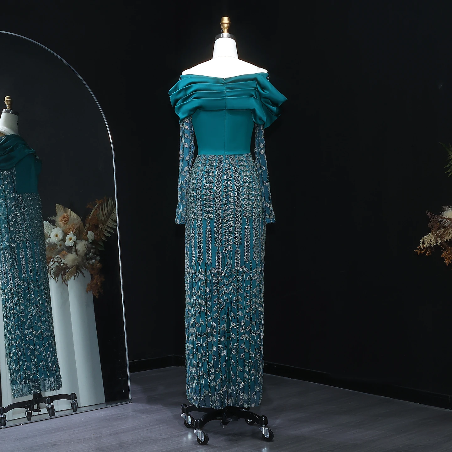 Sharon Said Abendkleid Luxuriöses Etuikleid Dubai Schulterfreies Langarm-Kleid mit Drapierung Arabisches Formelles Hochzeits- und Partykleid SS695 Maßanfertigung – Detail 10