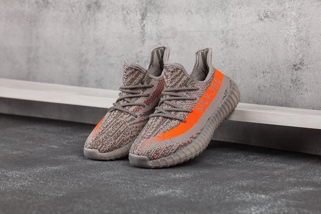 アディダスeasy boost350 Amazon.com | adidas Mens Yeezy Boost 350 V2 Zebra White/Black-Red