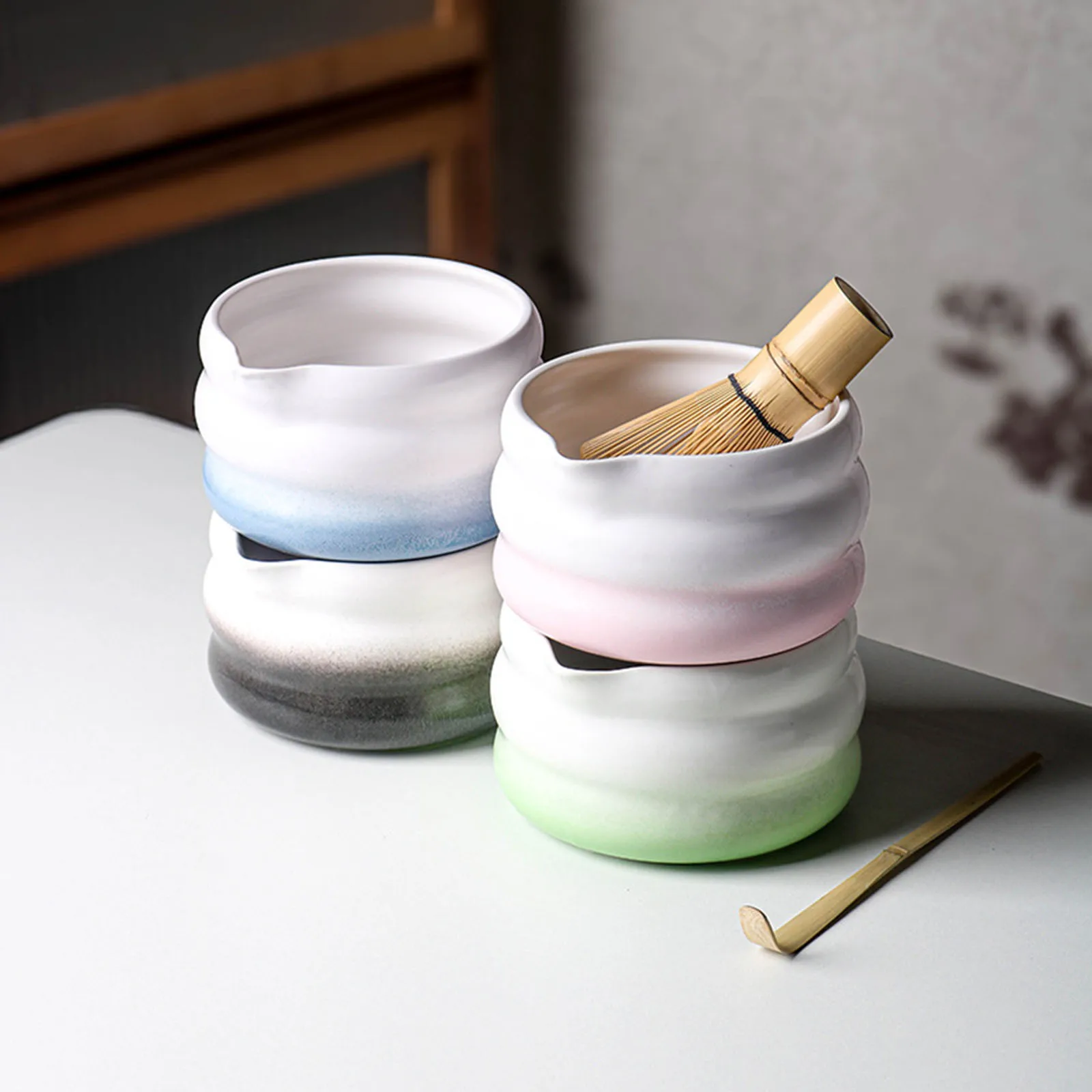

Japanese Traditional Ceramic Matcha Bowl with Pour Spout Porcelain Tea Bowl for Dining Room Living Room Chinese Tea Ceremony