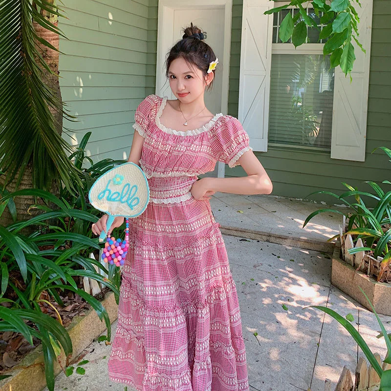 Robe de Soirée à Carreaux Rose, Manches Bouffantes, Pause Thé