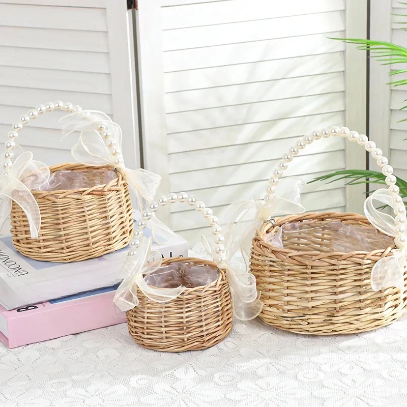 Un panier à fleurs en osier et rotin pour enfant, avec manche en perles et nœud, panier de Pâques tissé à la main, panier en osier pour mariages (marron)