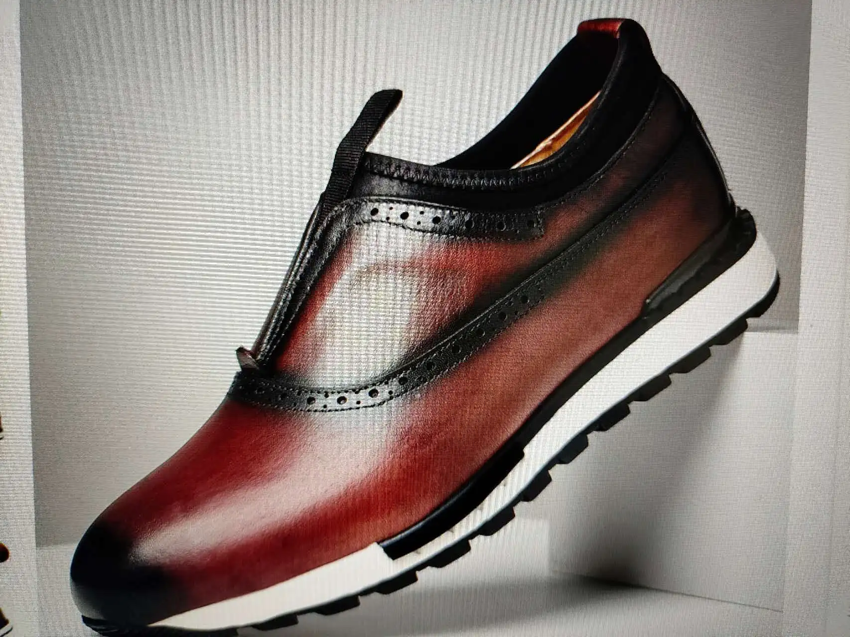 High-end fashion simple men's business shoe head layer cowhide comfortable, breathable.