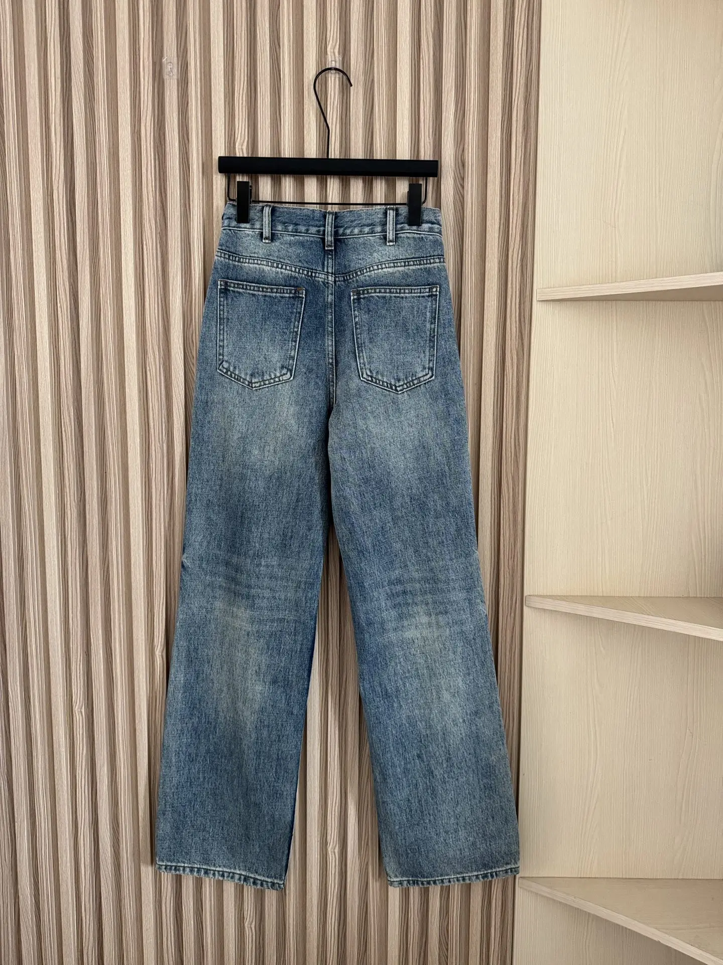 

Women's new classic style metal buckle decoration narrow version straight tube high waist slimming jeans