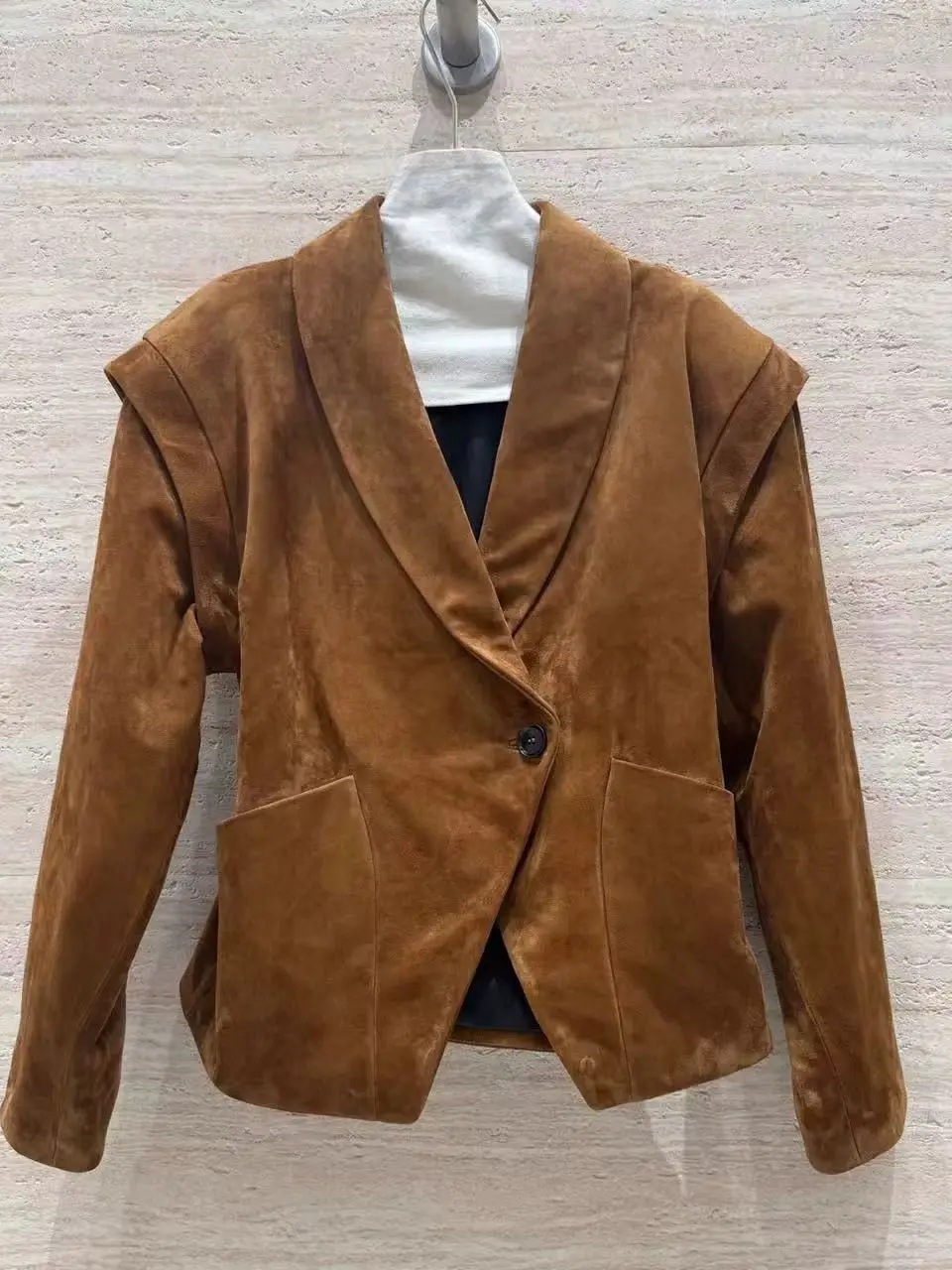 

Stylish comfortable lapel jacket made of suede goat leather
