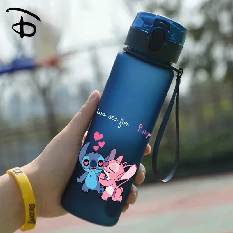 Disney Stitch Wasser becher große Kapazität 560ml Anime Figur Kawaii tragbare Plastik wasser