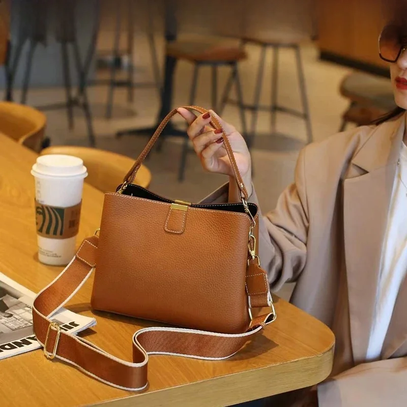 Damska torebka z prawdziwej skóry luksusowy styl wiadro w stylu Casual, damska modna torba na ramię Crossbody dla dziewczynek 2025 gorąca sprzedaż — zdjęcie 2