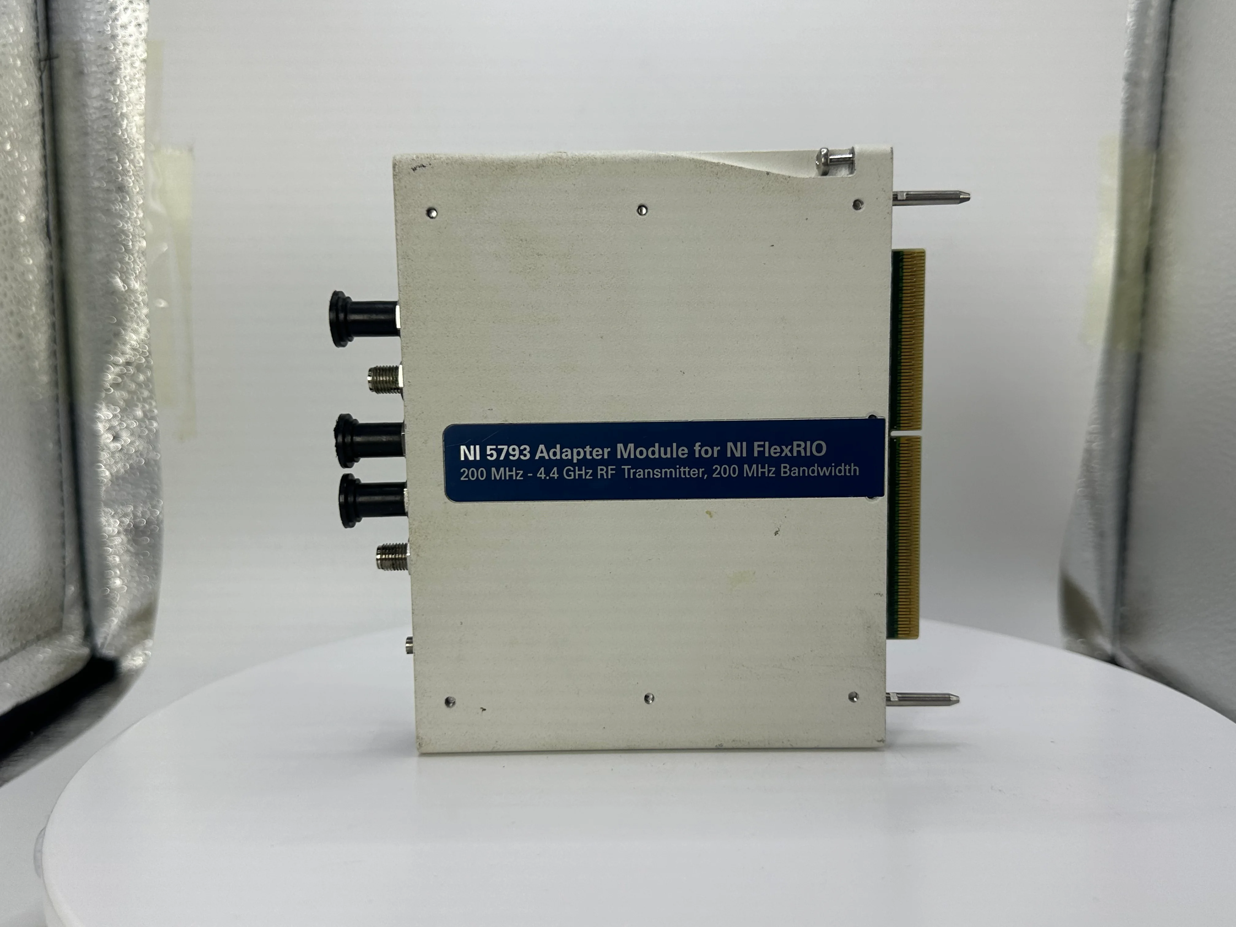 National NI 5793,152890A-01L Adapter Module for NI FlexRIO 200MHz-4.4GHz RF