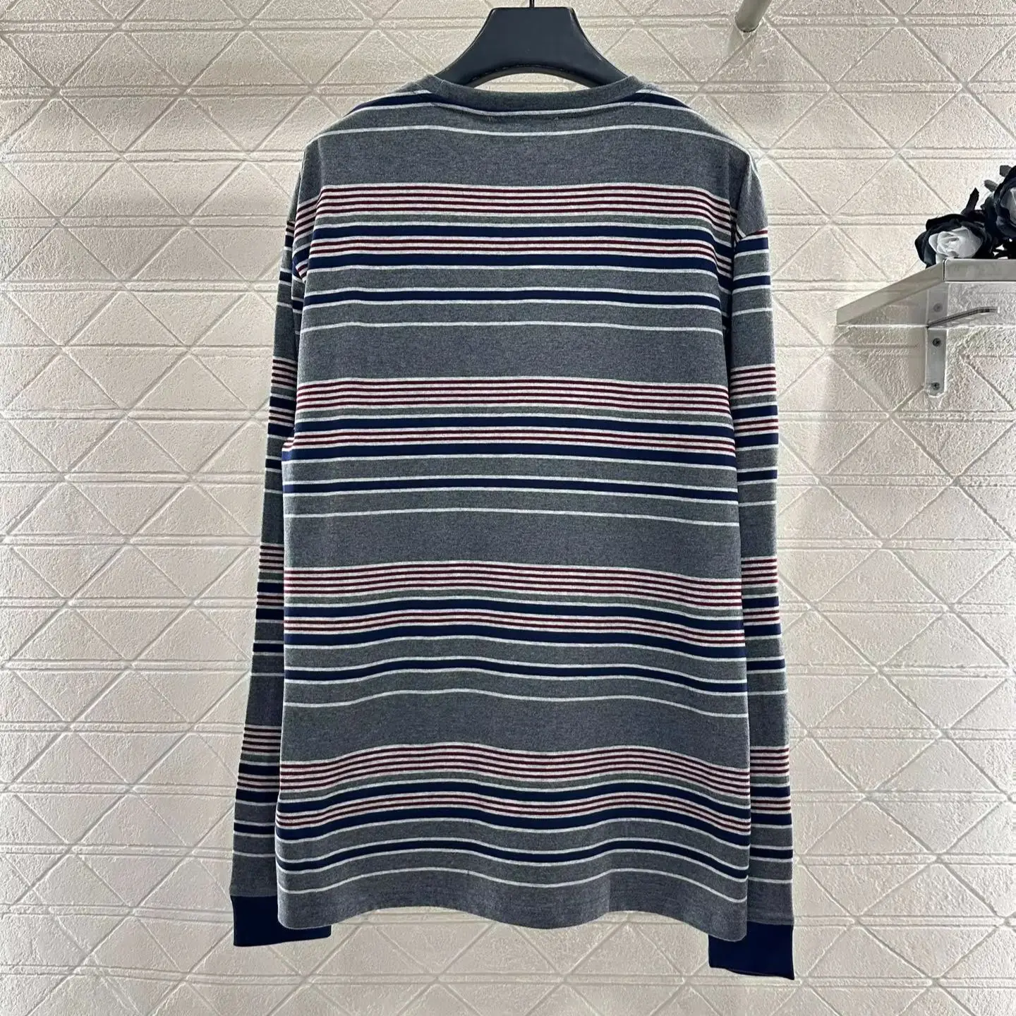 

Новые поступления 2025: полосатый саржевый хлопок с длинными рукавами, топ с круглым вырезом и длинными рукавами, слегка А-образный выпуск на открытом воздухе