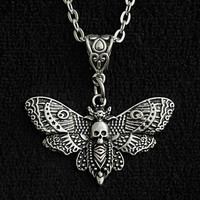 Fashion Gothic Skull Moth Necklace Personality Retro Halloween Skull Butterfly Pendant Necklace Punk Wild Chain Cute Gift