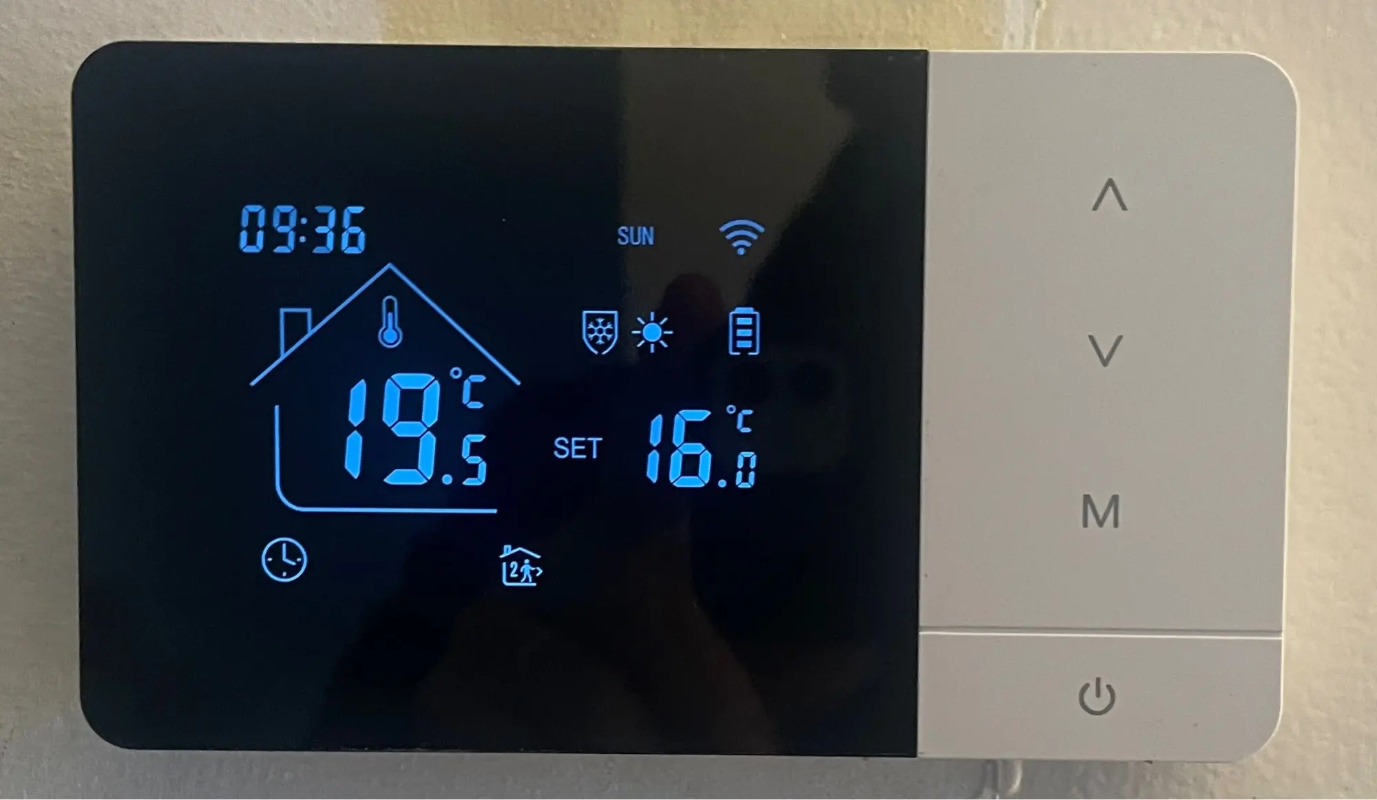 Smart Tuya WiFi Thermostat for Gas Boiler Heating /Cooling Powered by Battery/USB Works With Alexa Google Home photo review