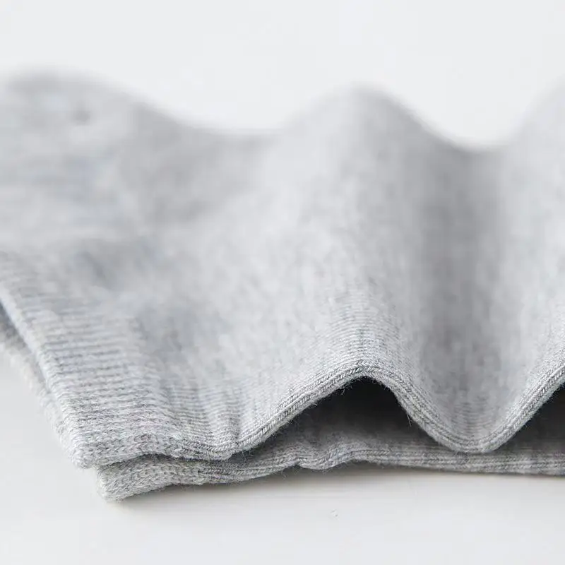 20 paires de chaussettes de sport classiques noires, blanches et grises de couleur unie, douces et respirantes, un incontournable pour un usage quotidien décontracté
