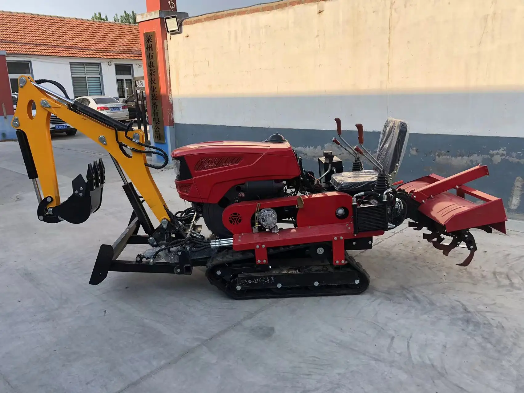 Anpassung EPA Euro V Multifunktions-Kompakttraktor mit Bagger 25 PS Raupentraktor-Grubber