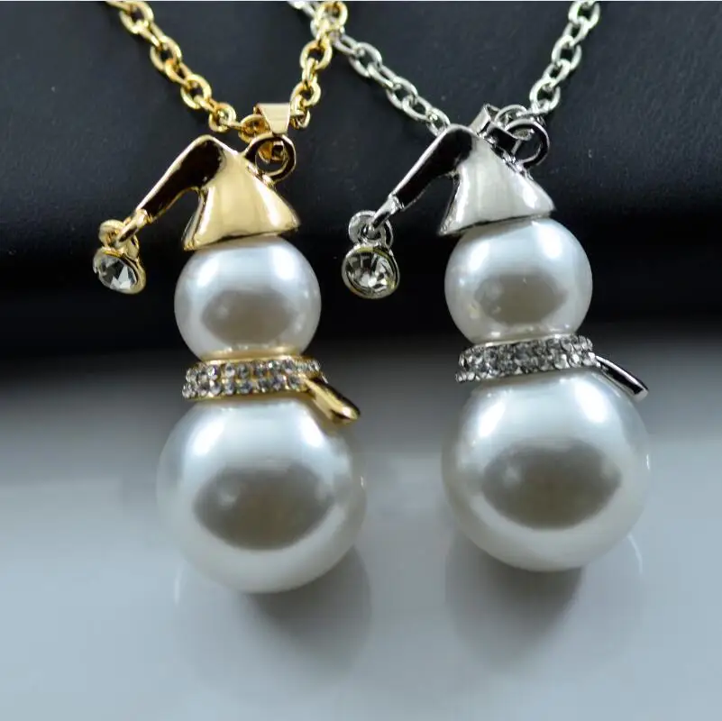 Fashion Cute Christmas Pearl Necklace Girl Snowman Pearl Gourd Clavicle Pendant Ladies Sweater Chain Family Gift