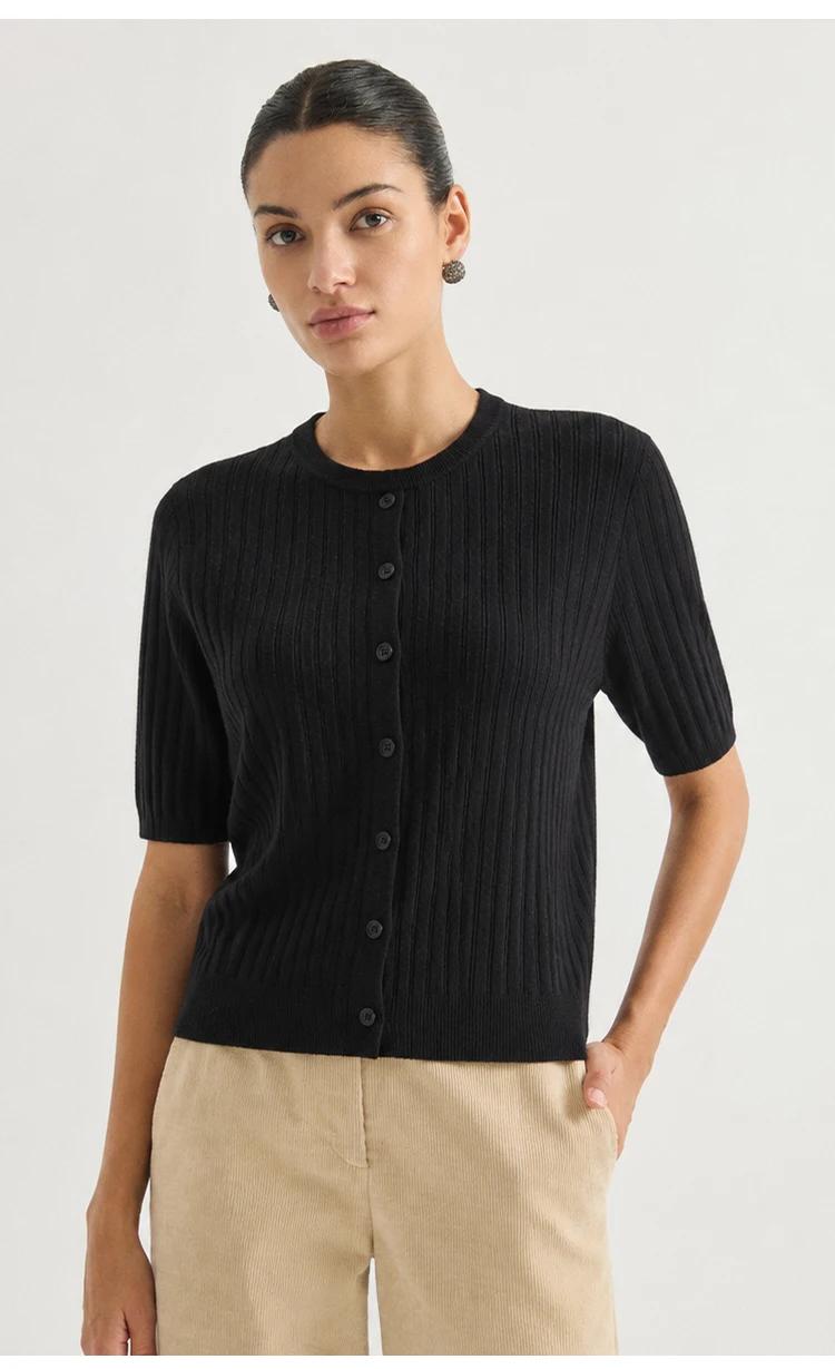 MZ62010 Damen-Pointelle-Strickpullover mit Rundhalsausschnitt, kurzen Ärmeln, Knopfdetails, Modal-Mischung, lässiger Pullover für den frühen Herbst – Detail 3