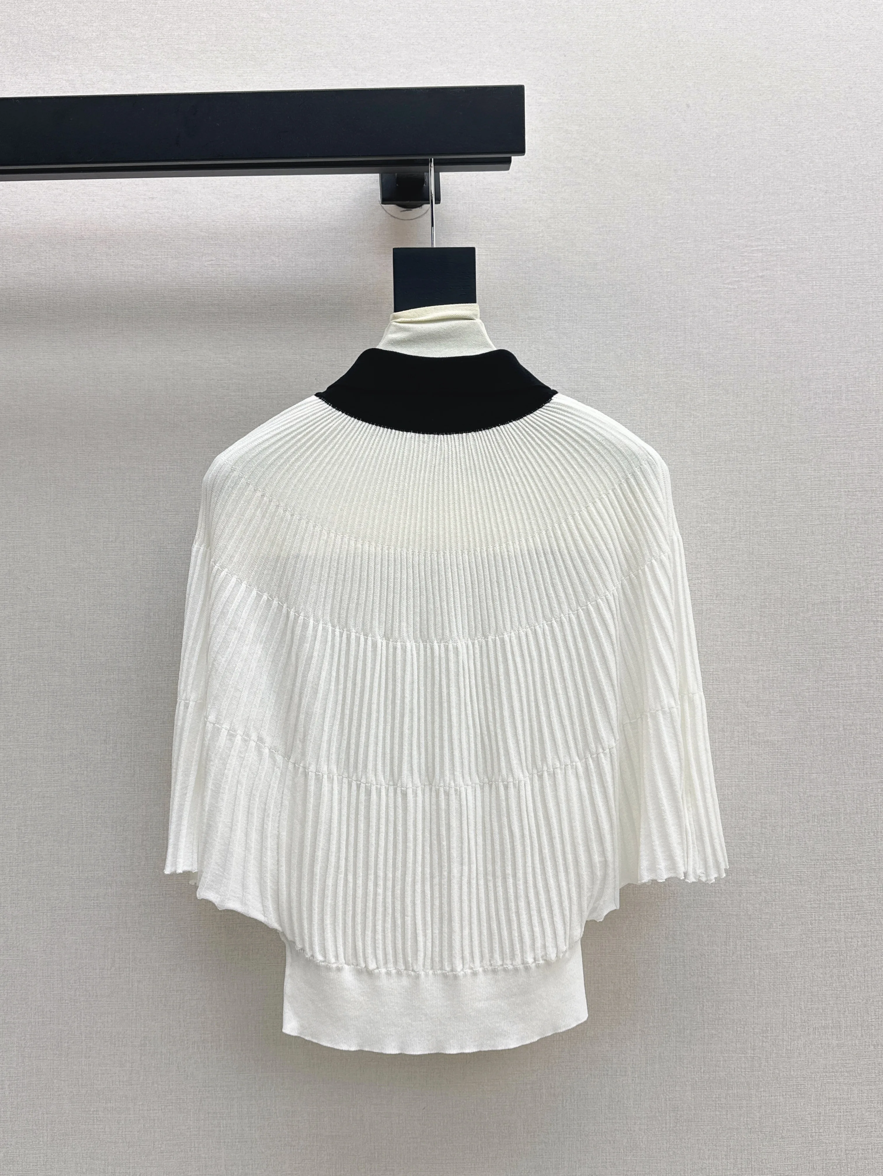 

2025 New Women's Shawl Collar Two Piece Thread Three Color Vertical Stripe Knitted Fabric Comfortable Soft Skin friendly WYY-155
