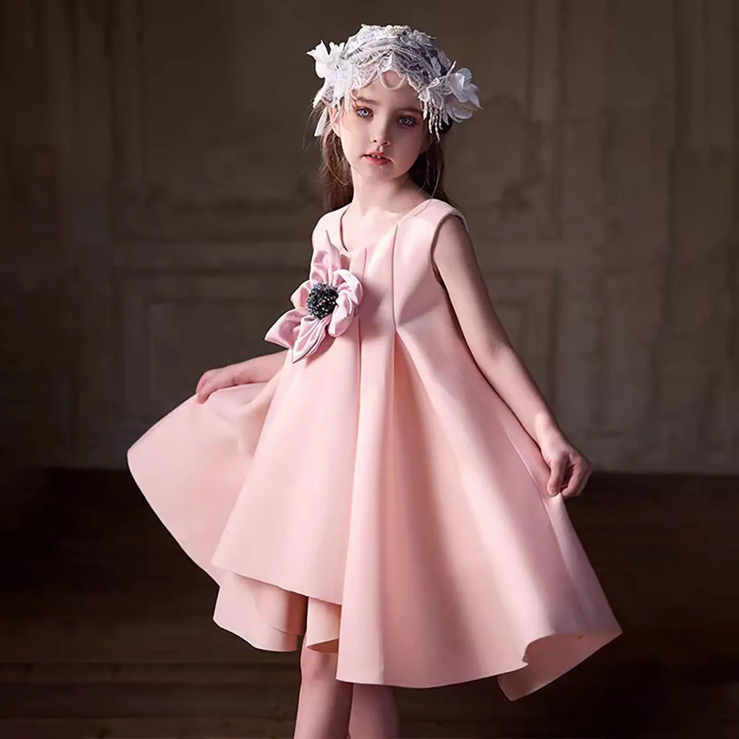 Dreamy Vow D045 élégant col rond a-ligne sans manches Applique Satin fleur fille robe de mariage fête d'anniversaire robe irrégulière 2025