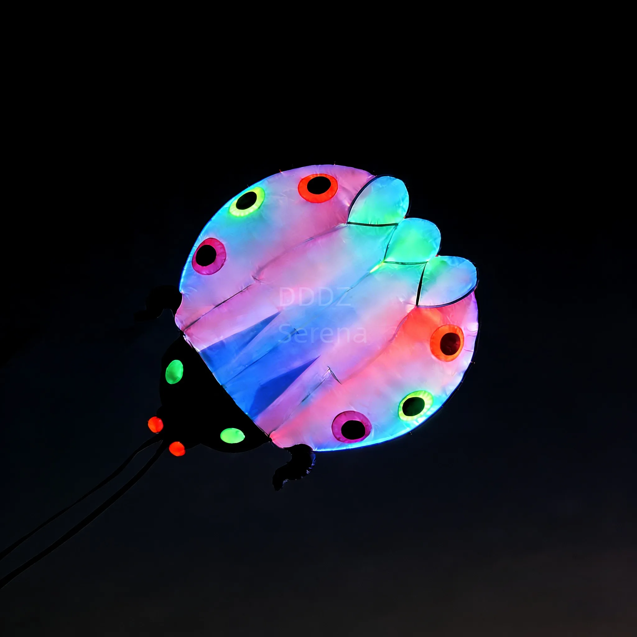 

Воздушный змей DDDZ LED 10 кв.м. в форме божьей коровки, изготовленный MLS Mr Ma Qinghua из нейлона 40D Ripstop, для взрослых, с дистанционным управлением.