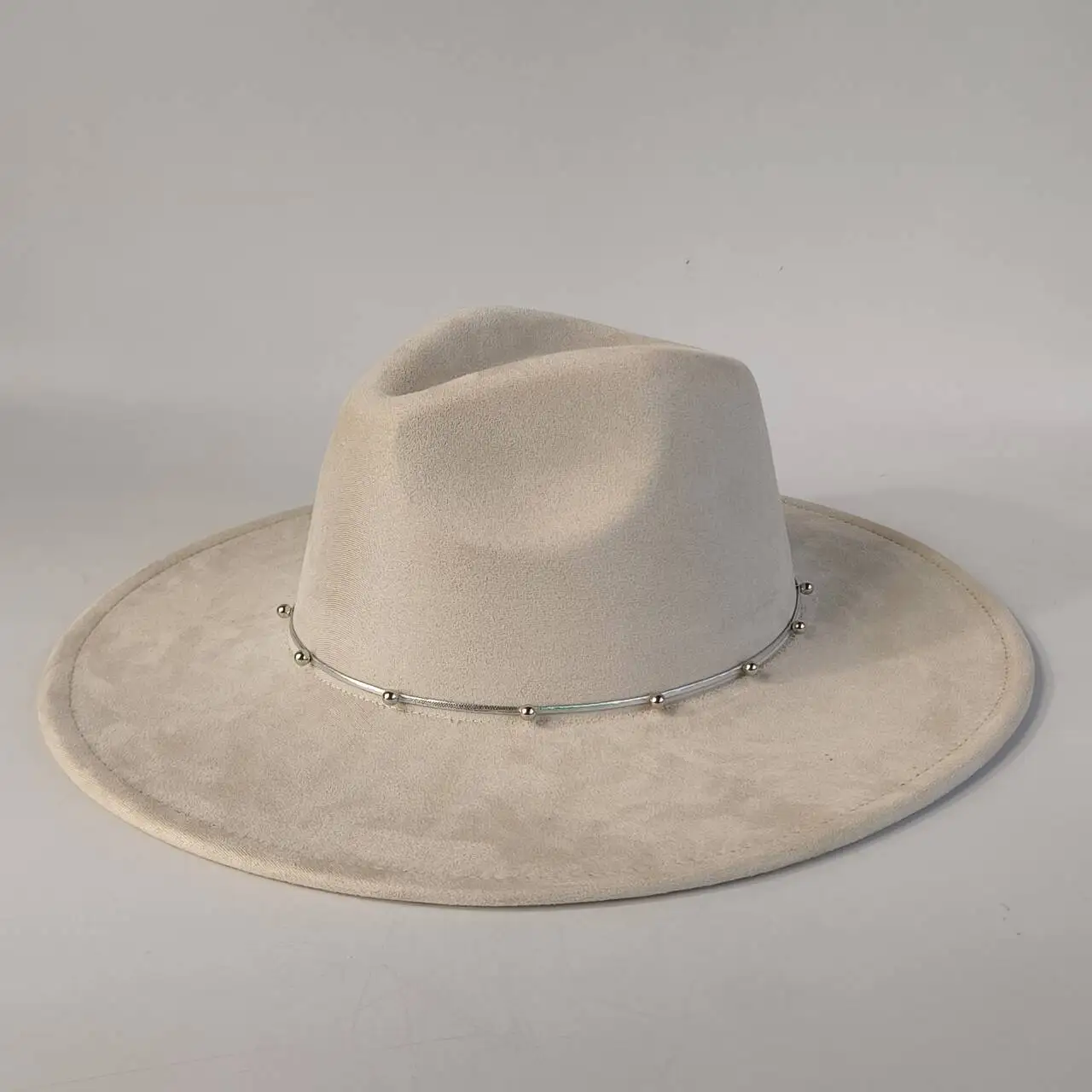 قبعة فيدورا من جلد الغزال بحافة 9.5 سم مع إكسسوارات مختلفة قبعة جاز قبعة الكنيسة الكلاسيكية قبعة واسعة الحواف قبعة نسائية