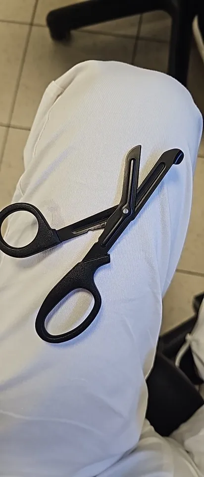 Emergency First Aid Scissors-Multipurpose Trauma Shears for IFAK Kits,Outdoor Survival,Paramedic Rescue-Medical Gauze Cutter photo review