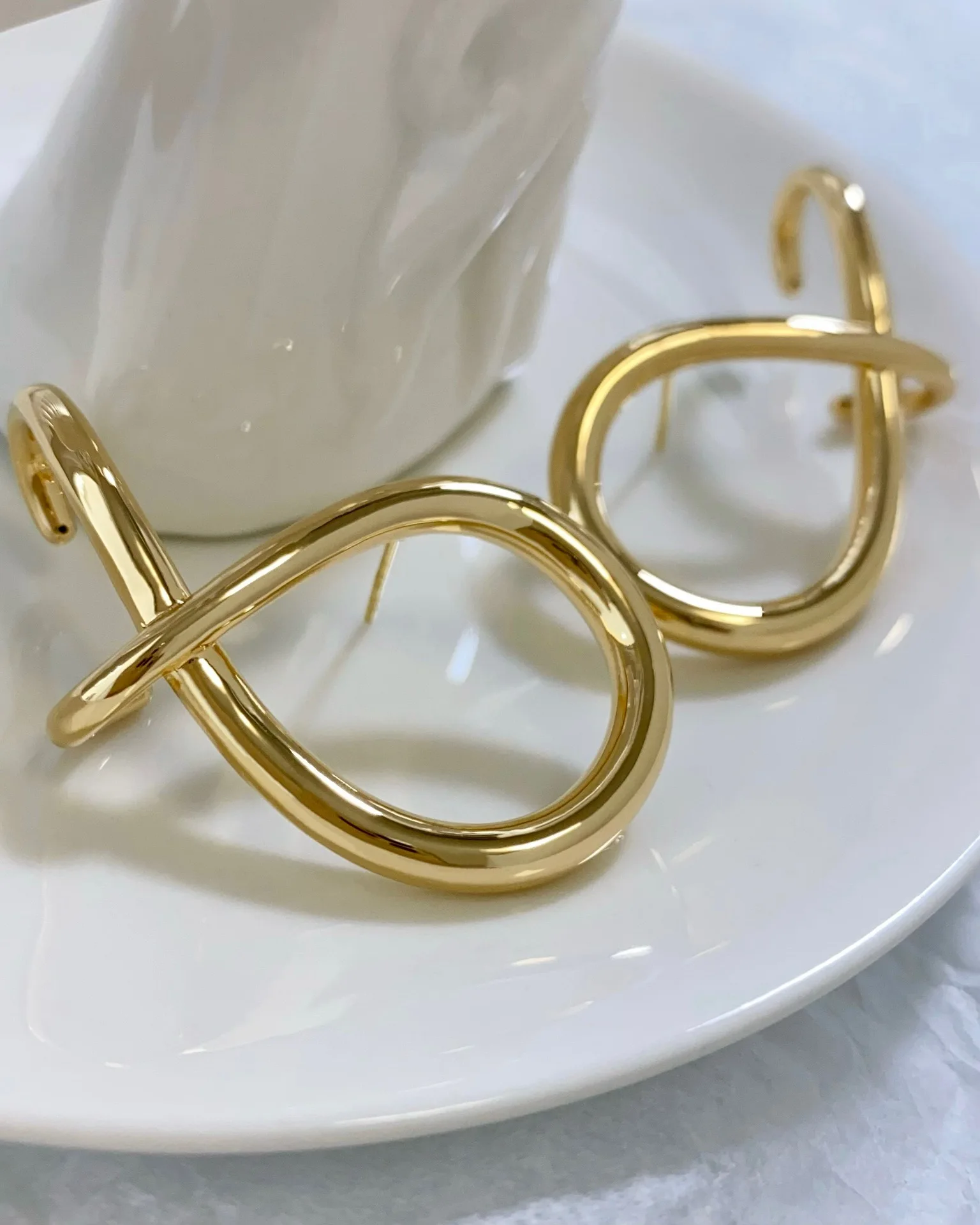 MADALENA SARARA 18K Yellow Gold Geometric Simple Women Earrings 42X24mm