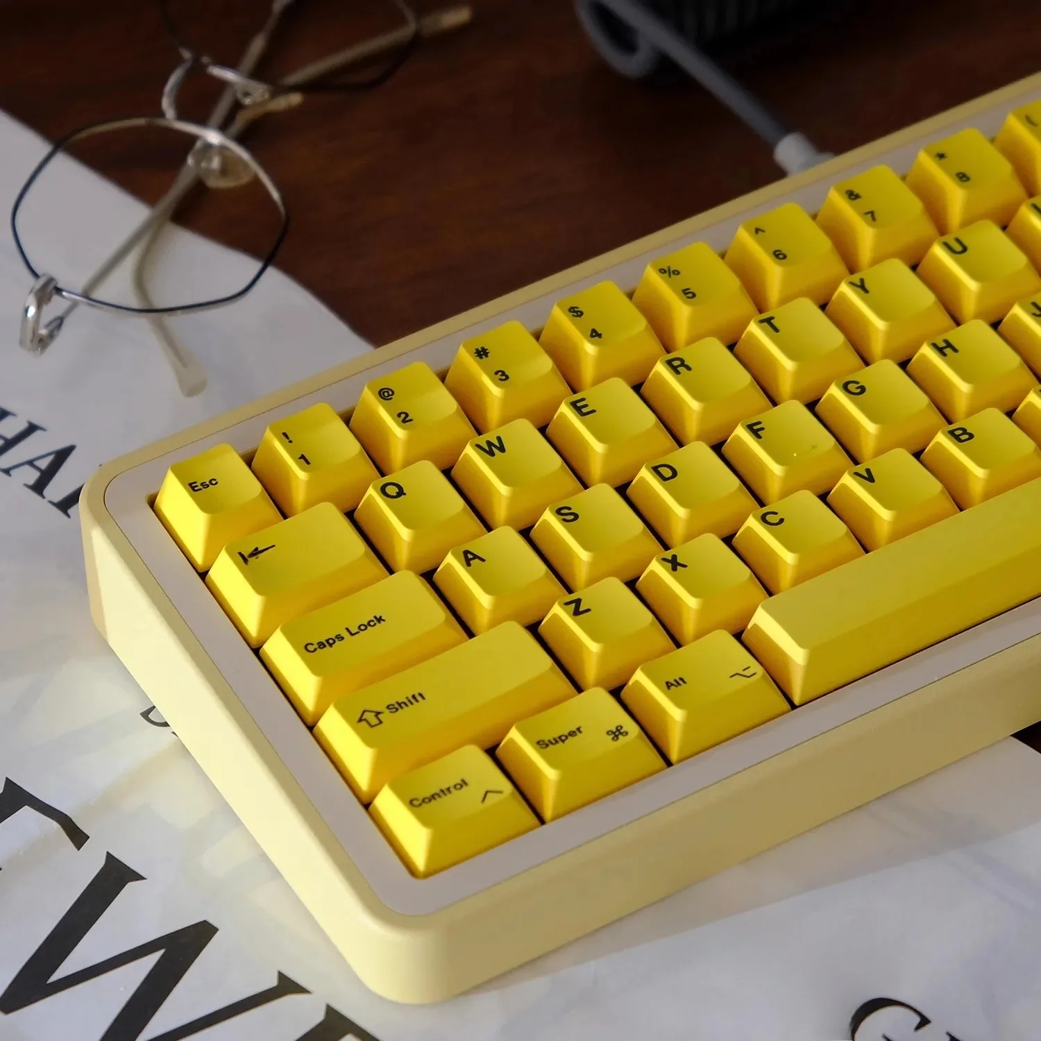 Serika Żółte Keycapy Zestaw Czerwone RGBY Keycap Profil Cherry PBT Barwione Sublimacyjnie Keycapy do Klawiatury Mechanicznej MX Switch — zdjęcie produktu 7