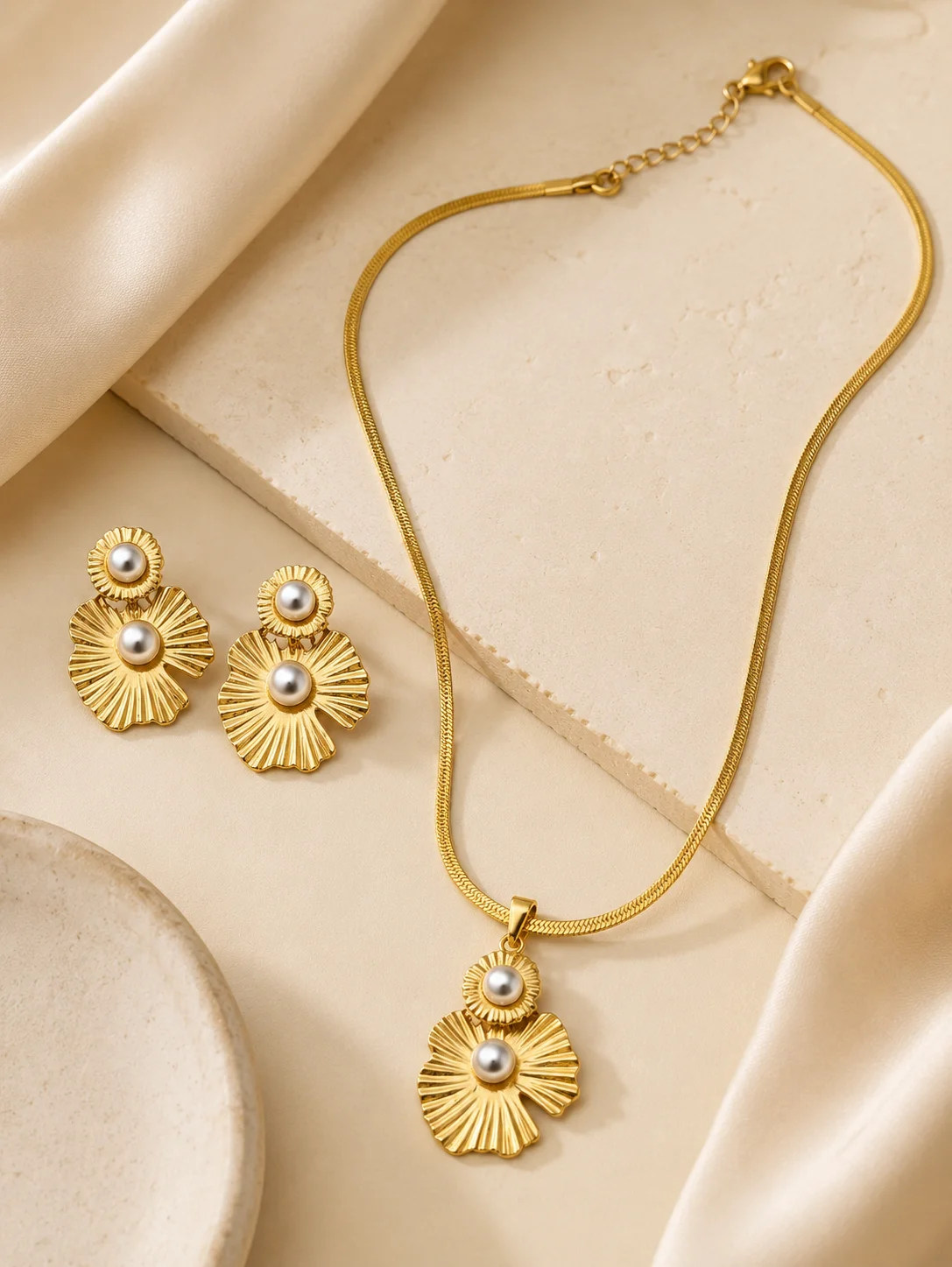 Women's Vintage Pearl Geometric Pendant Necklace Earrings Set