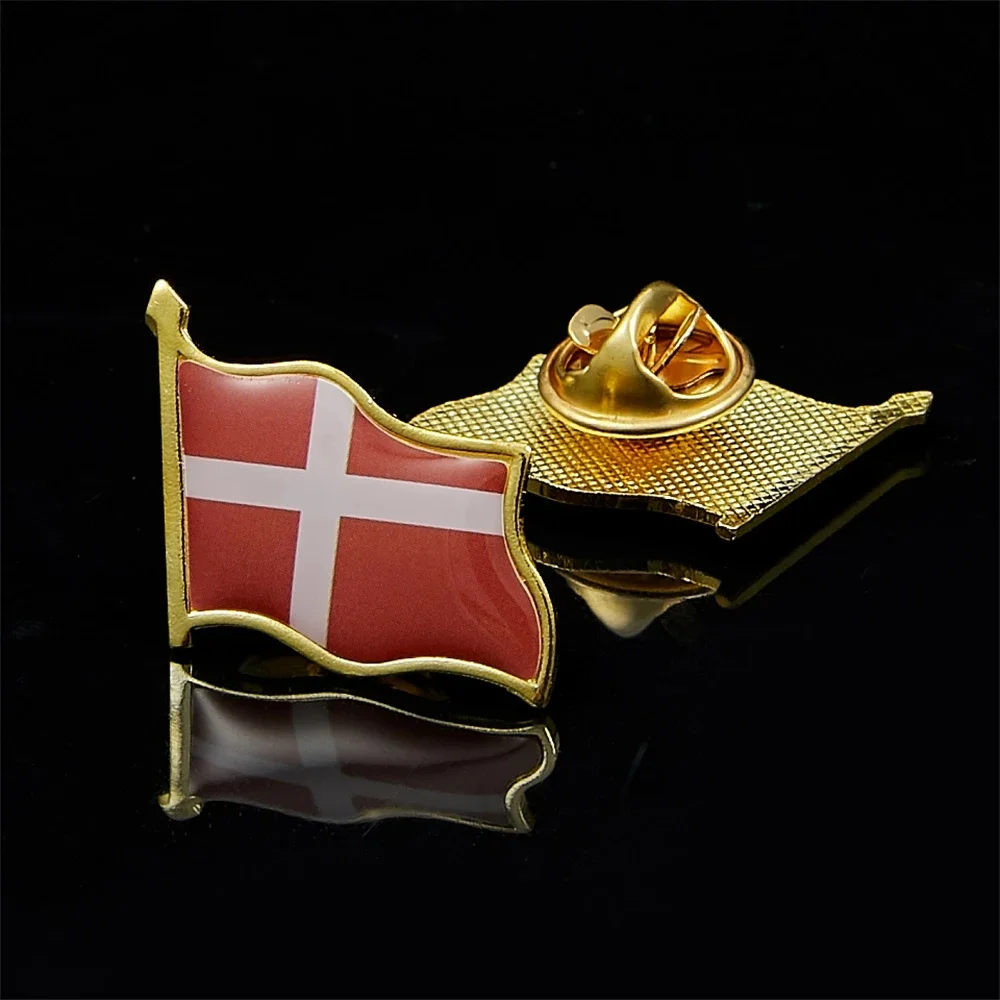 Dänemark Winken Epoxid Flagge Anstecknadel Abzeichen Brosche Kleidung/Hut/Krawatte Zubehör