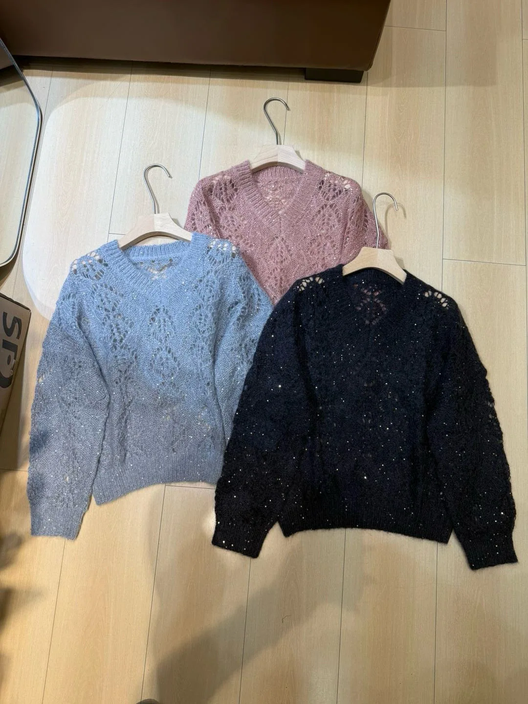 

Элегантный женский осенне-зимний полый свитер из мохера