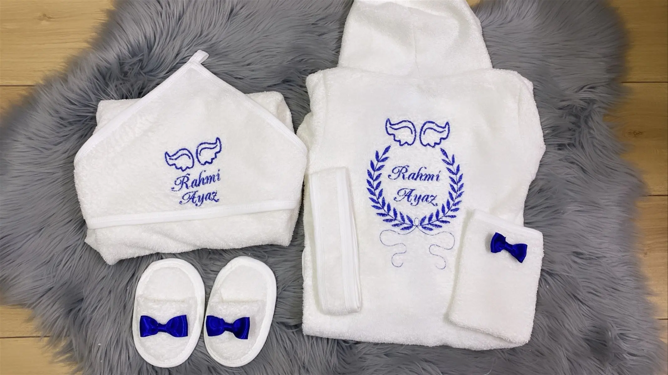 

Wing Embroidered and Name Embroidered Bathrobe Set