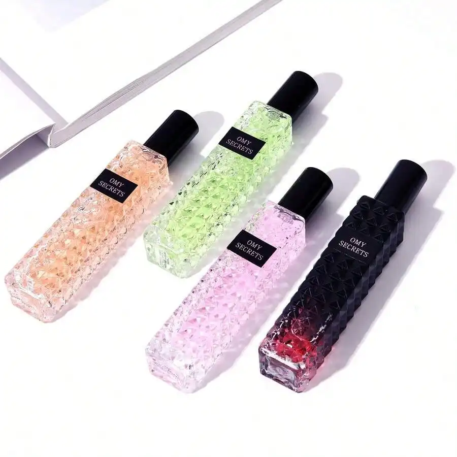 This four-piece women's perfume gift set makes for an exquisite gift; its fragrance offers long-lasting wear.