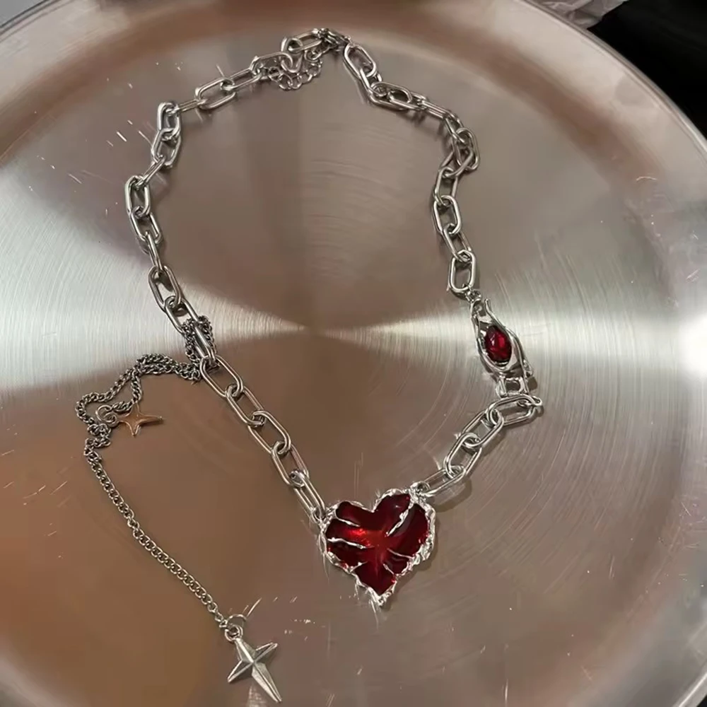 Y2K Gothic Peach Heart Pendant Necklace, Trendy Women\'s Silver Ghost Claw Love Choker PunkClavicle Jewelry Gift