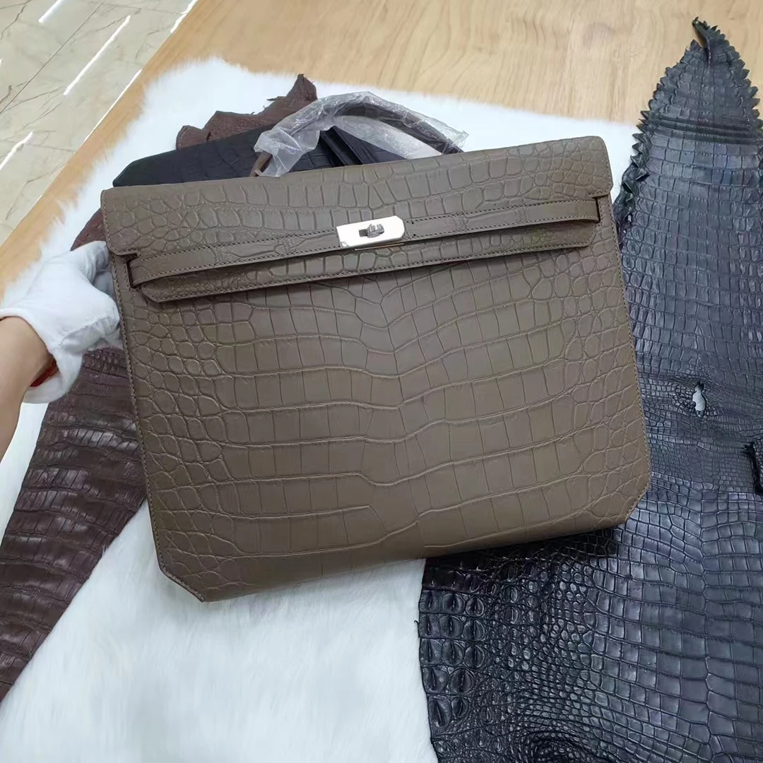 2023 new top quality genuine real crocodile skin men briefcase alligator leather official men business bag matt grey black color