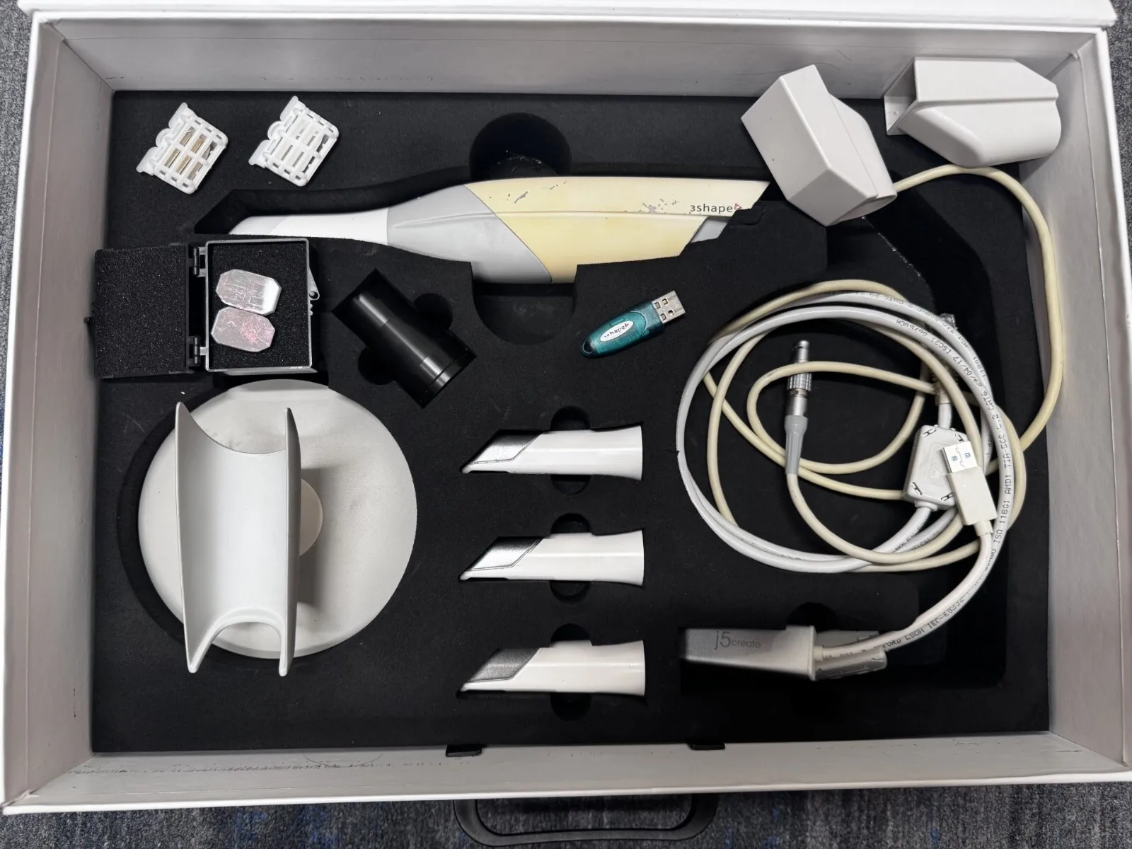 

BUY NOW BUY 3 GET 2 FREE 3Shape Trios 3 Intra Oral Scanner