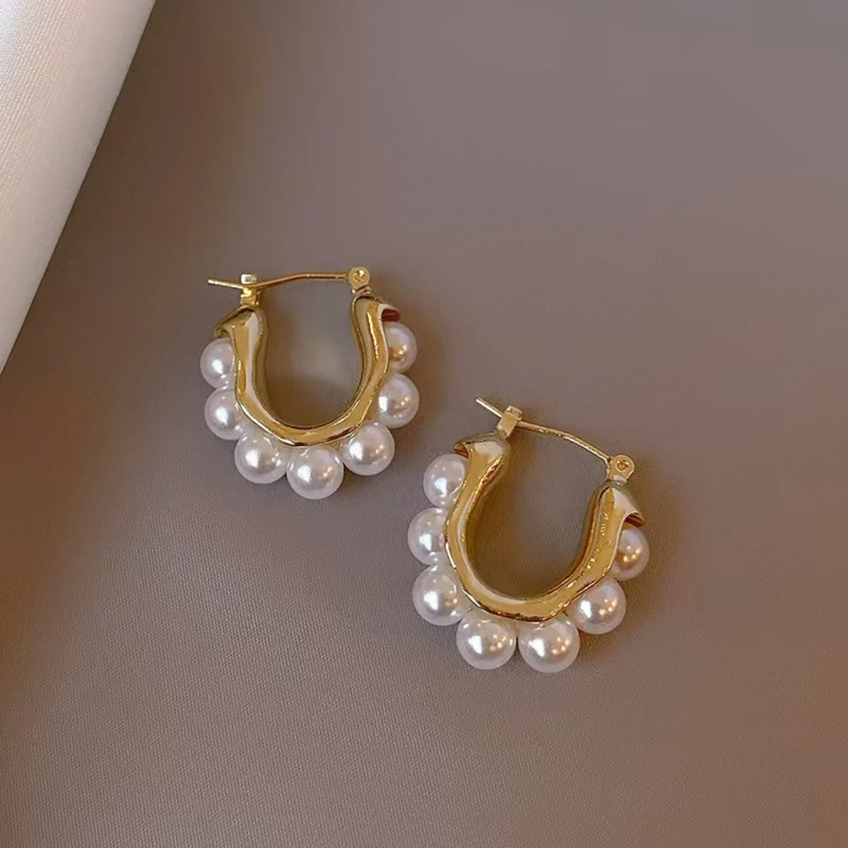 Pendientes de aro ovalados con perlas de imitación para mujer, aretes Retro elegantes, joyería geométrica clásica a la moda, regalos