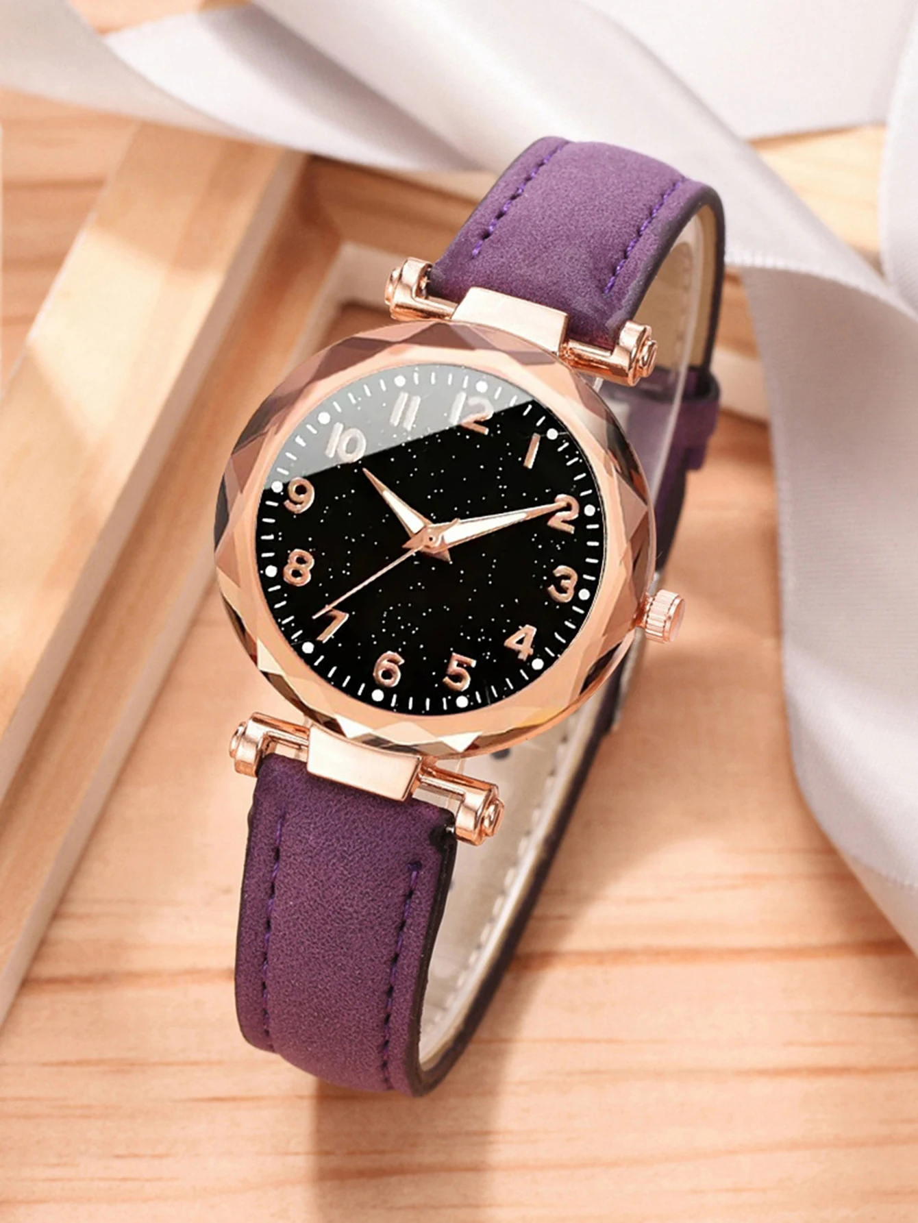 7-Piece Set, Charming Purple Leather Strap Quartz Watch Paired with Lucky Five-Flower Bracelet, Necklace, Earrings, Ring, and Bracelet, Casual and Fashionable, Versatile for Everyday Wear.
