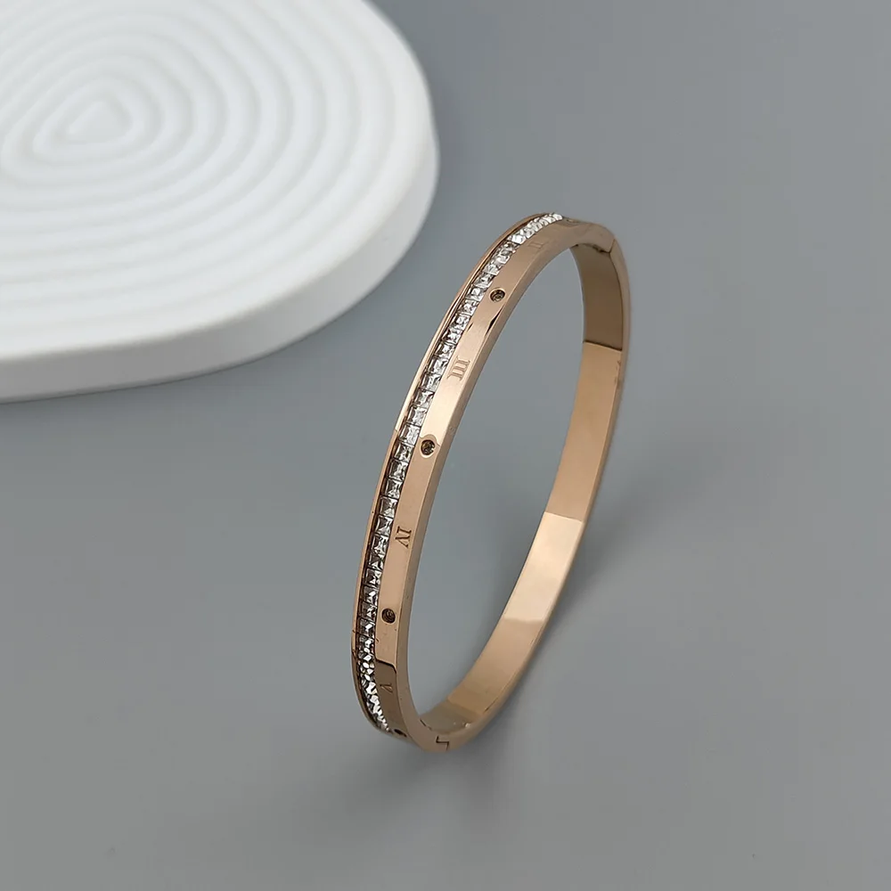 Roman numeral zircon stainless steel gold-plated women\'s bracelet, high quality waterproof metal bracelet, party jewelry