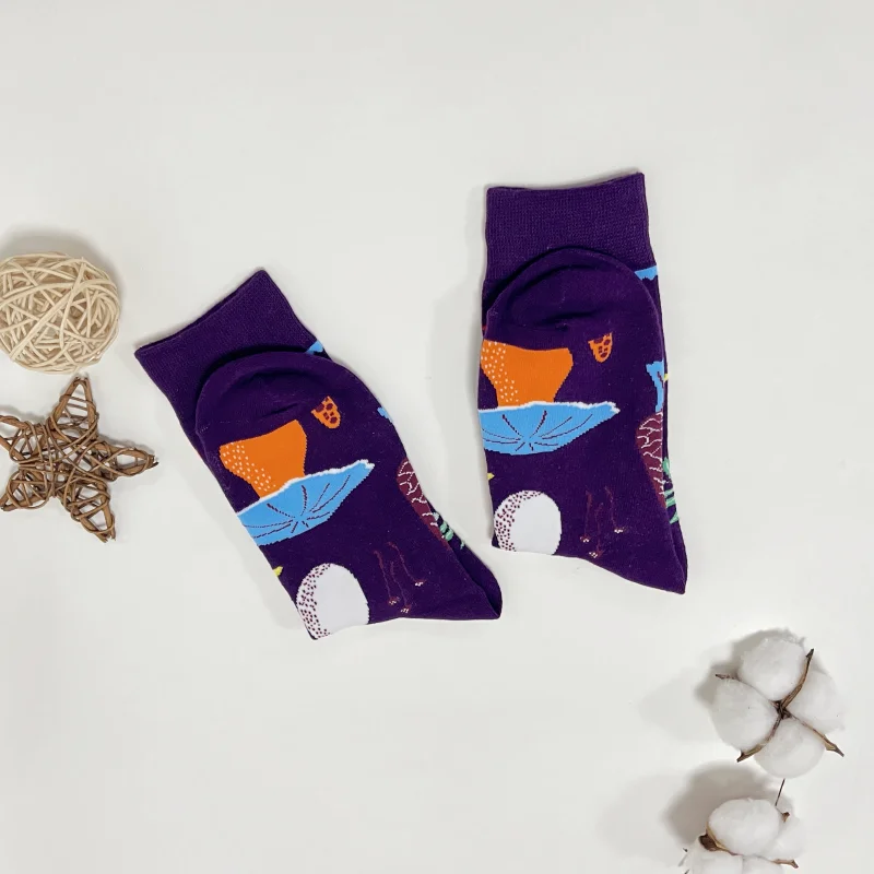 1 Pair Purple Mushroom Pattern Oil Painting Style Fashion Trend Women\'s Mid-Calf Socks