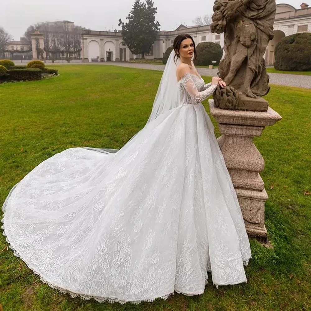 Julia Kui von der Schulter volle Ärmel Schatz Ballkleid Brautkleid mit Perlen Perlen Schönheit Spitze Gericht Zug Brautkleider