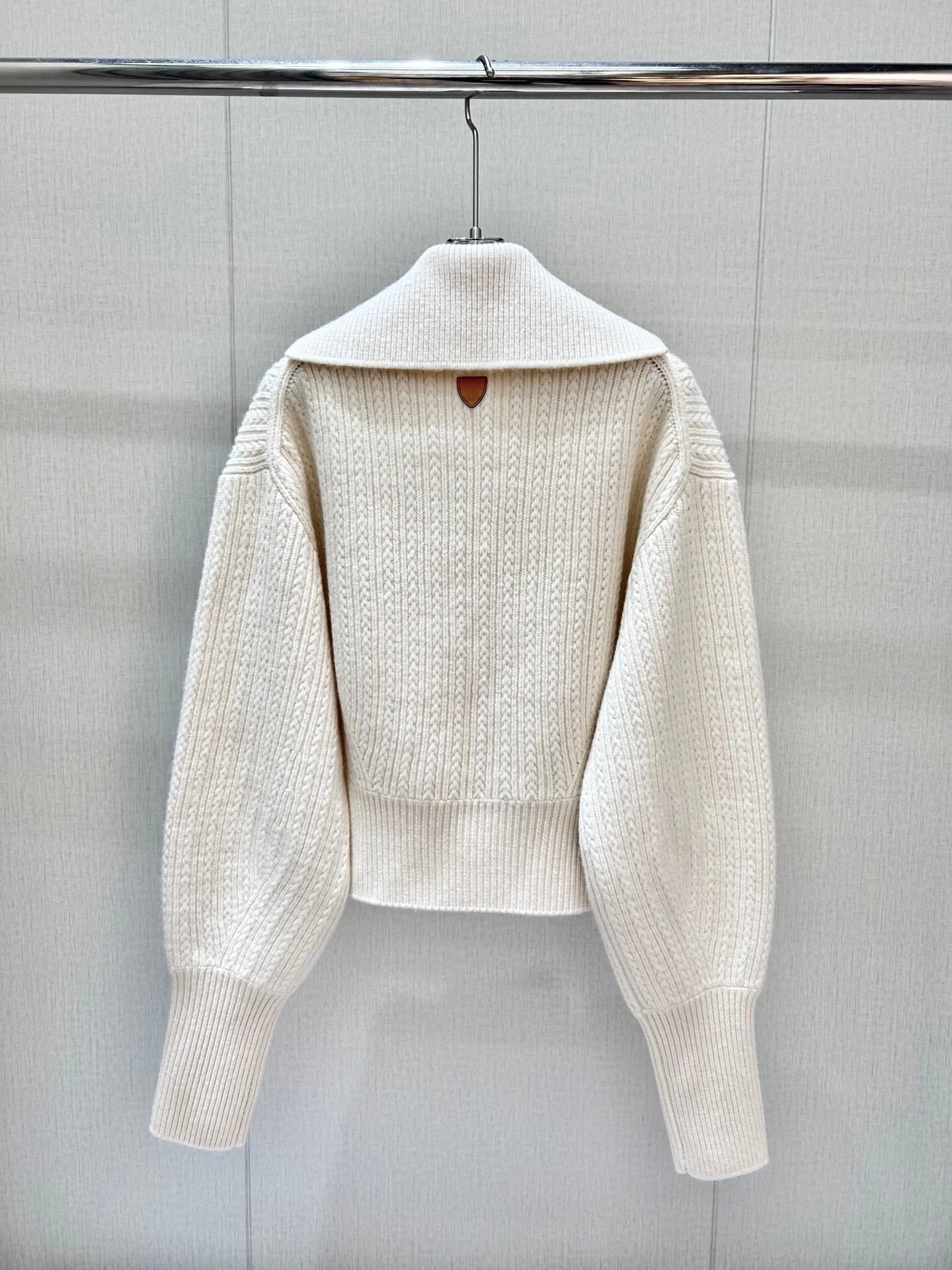 

Женская кремовая вязаная куртка - матросский воротник, золотая молния, свободный крой, повседневный кардиган