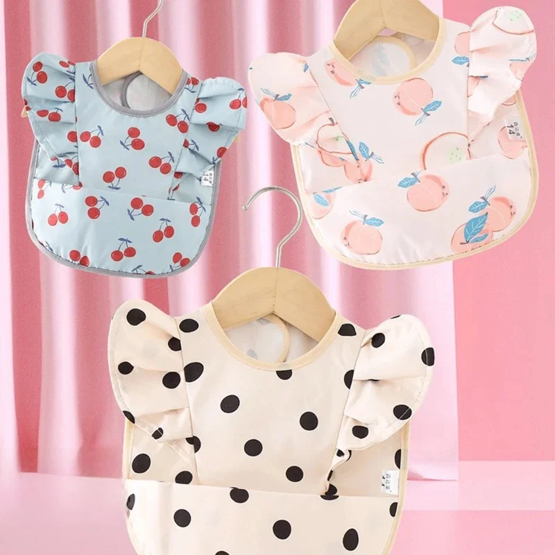 Serviette de salive imperméable pour bébé, bavoirs pour nourrissons, tablier d'alimentation pour enfants, garçons et filles, serviette à volants, nouveau-né, dessin animé, tissus pour rots