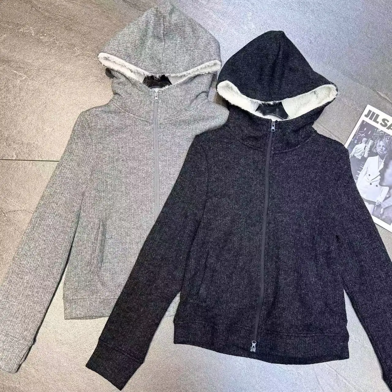 

Осенне-зимняя женская минималистичная куртка с капюшоном