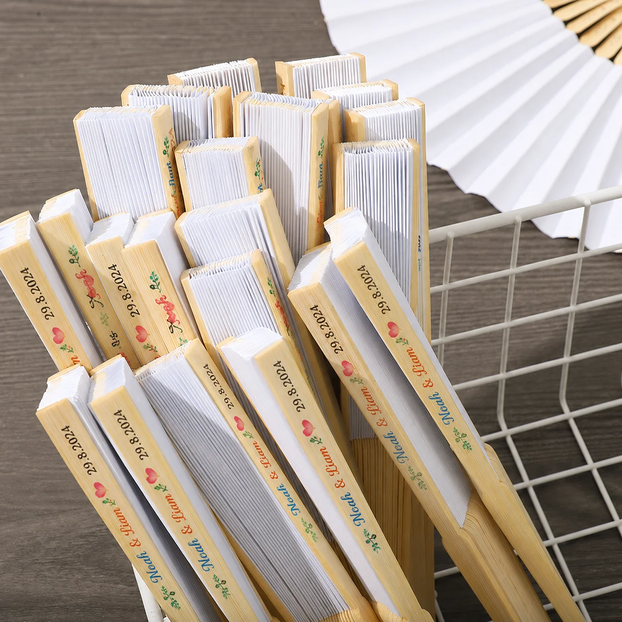 

Personalized Custom white paper Fans Bridal Shower Favors Wedding Hand Fans with Gift Bag for Party Accessory Guest Gifts
