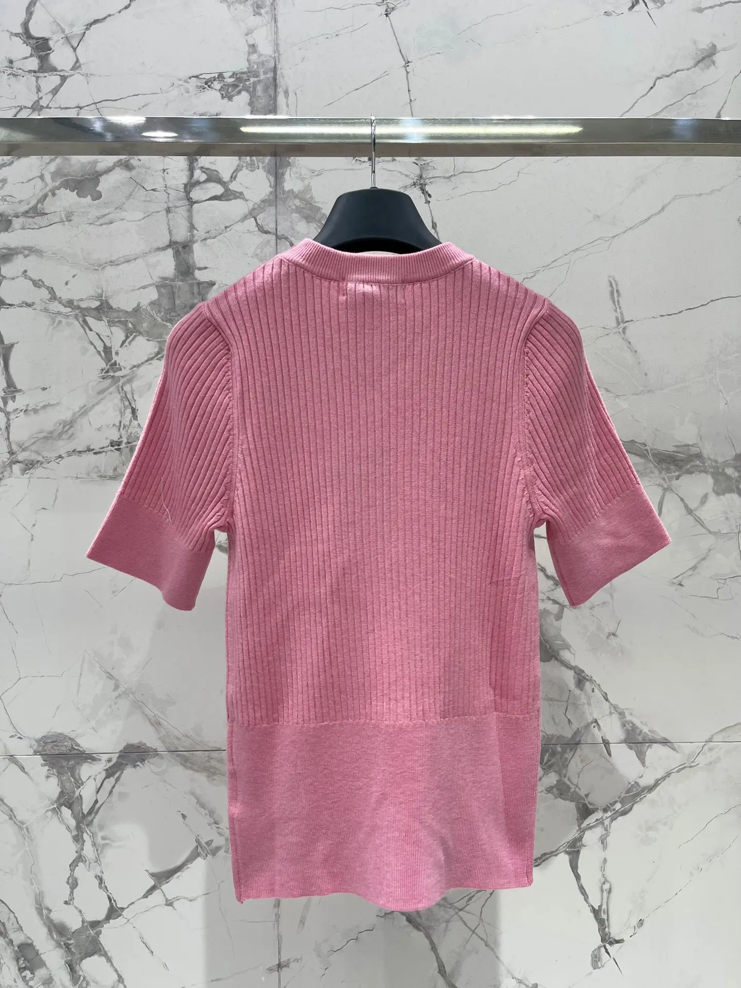

Autumn Women's Embroidered Wool Knit Short-sleeved Top Threaded Fitted Design