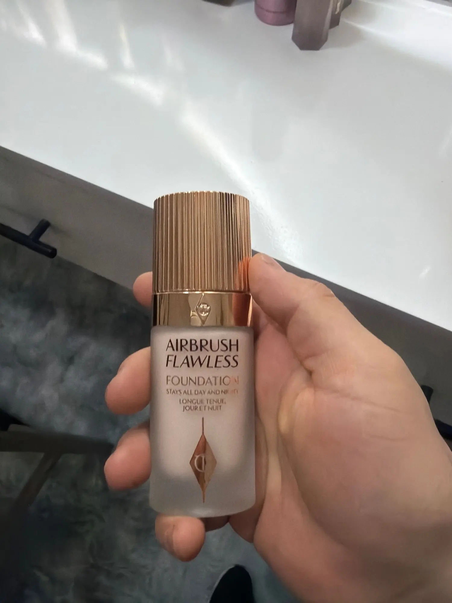 Charlotte Tilbury 4 Colors Liquid Foundation And Micro Light Powder Air Cushion Foundation Concealer Touch Up Makeup Artifact photo review