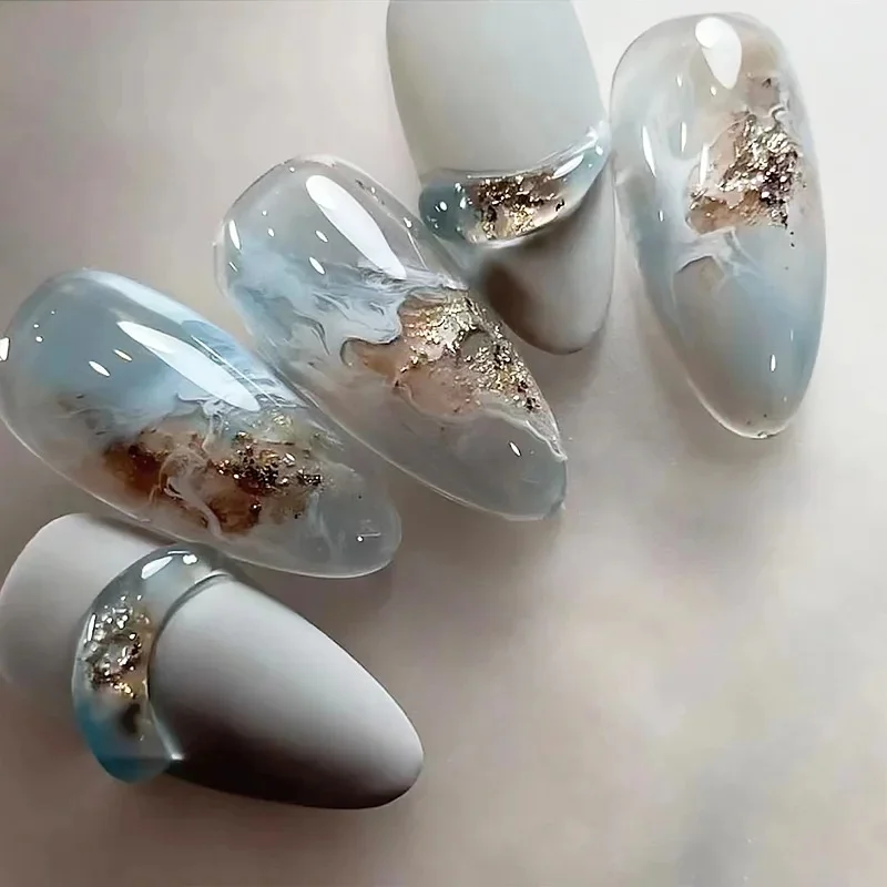 Faux ongles à pression bleu clair, 24 pièces, feuille d'or d'amande, longs et amovibles, couverture complète, pointes portables, Nail Art fini
