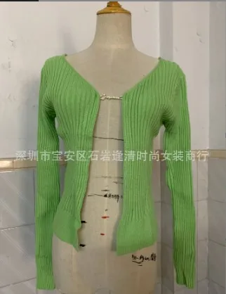 Jin Zhini, jennie, Ouyang Nana, the same green knitted sweater, long-sleeved cardigan, thin bottoming shirt, short autumn