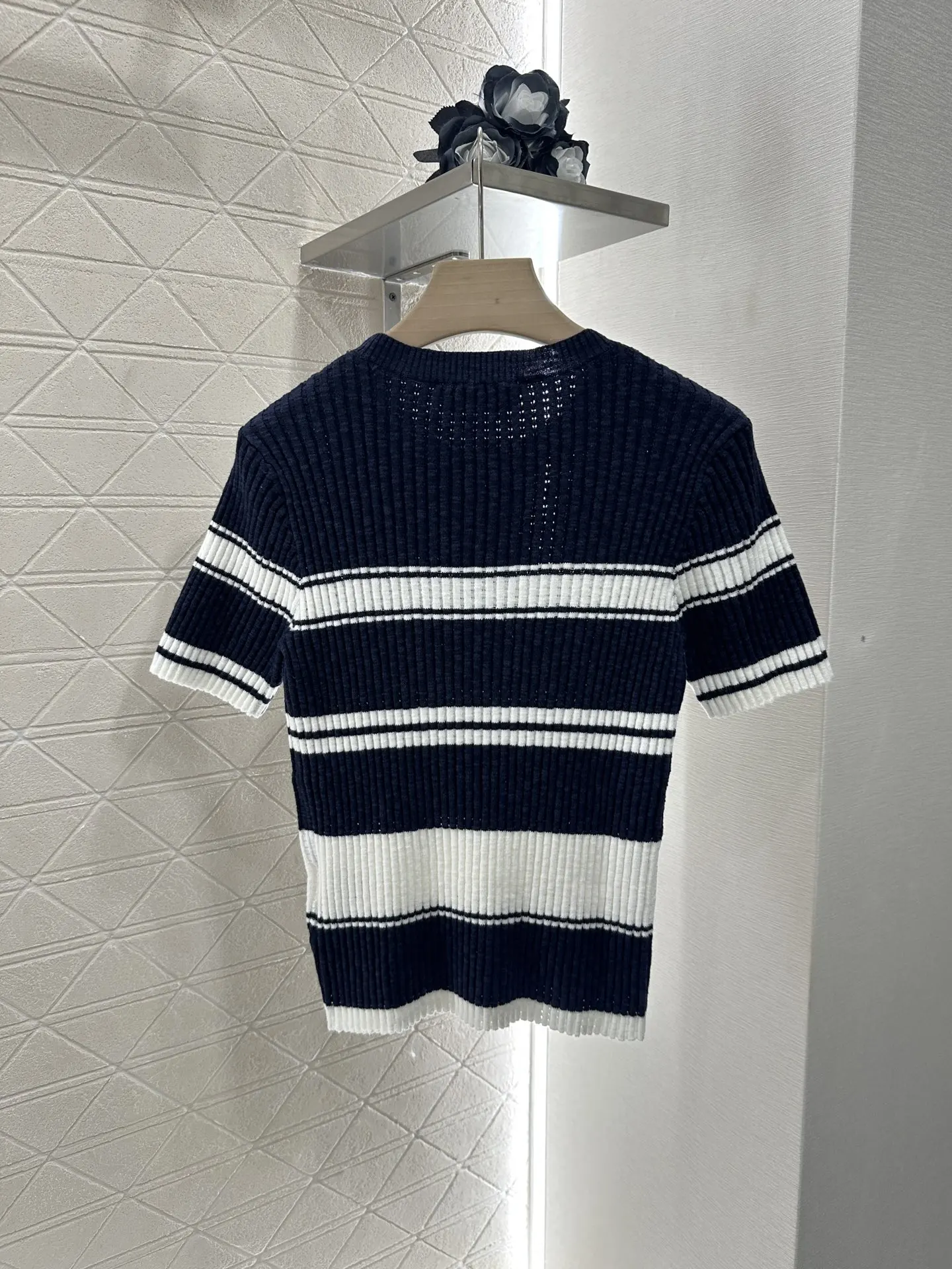 

2025 Summer Striped Knitted Short Sleeve Wool Yarn Weaving Comfortable Breathable Round Neck with Elasticity WYY-251